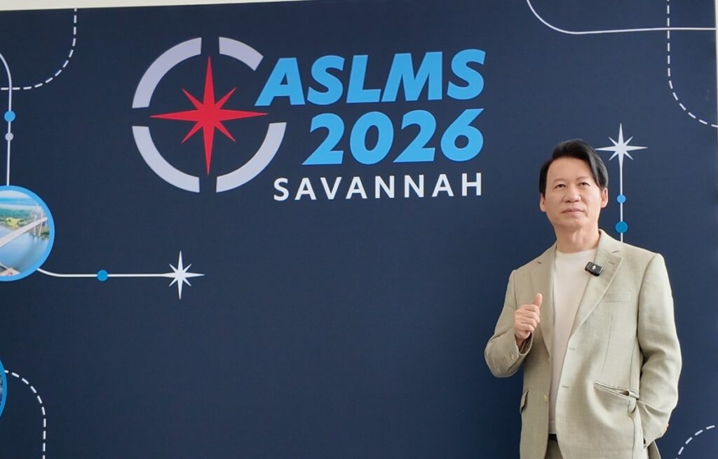 台灣皮膚科名醫鄭國良院長，近日受邀於美國雷射醫學與外科學會(ASLMS)發表最新先導研究